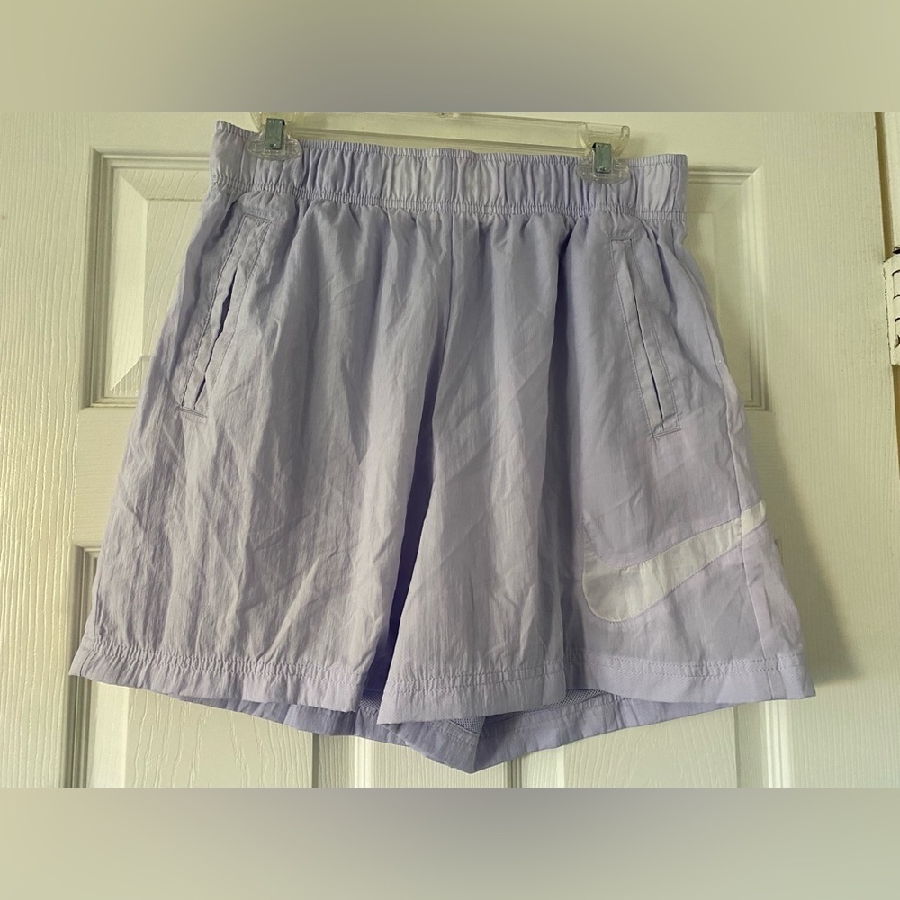 Nike Light Purple Shorts Size‎ Medium
